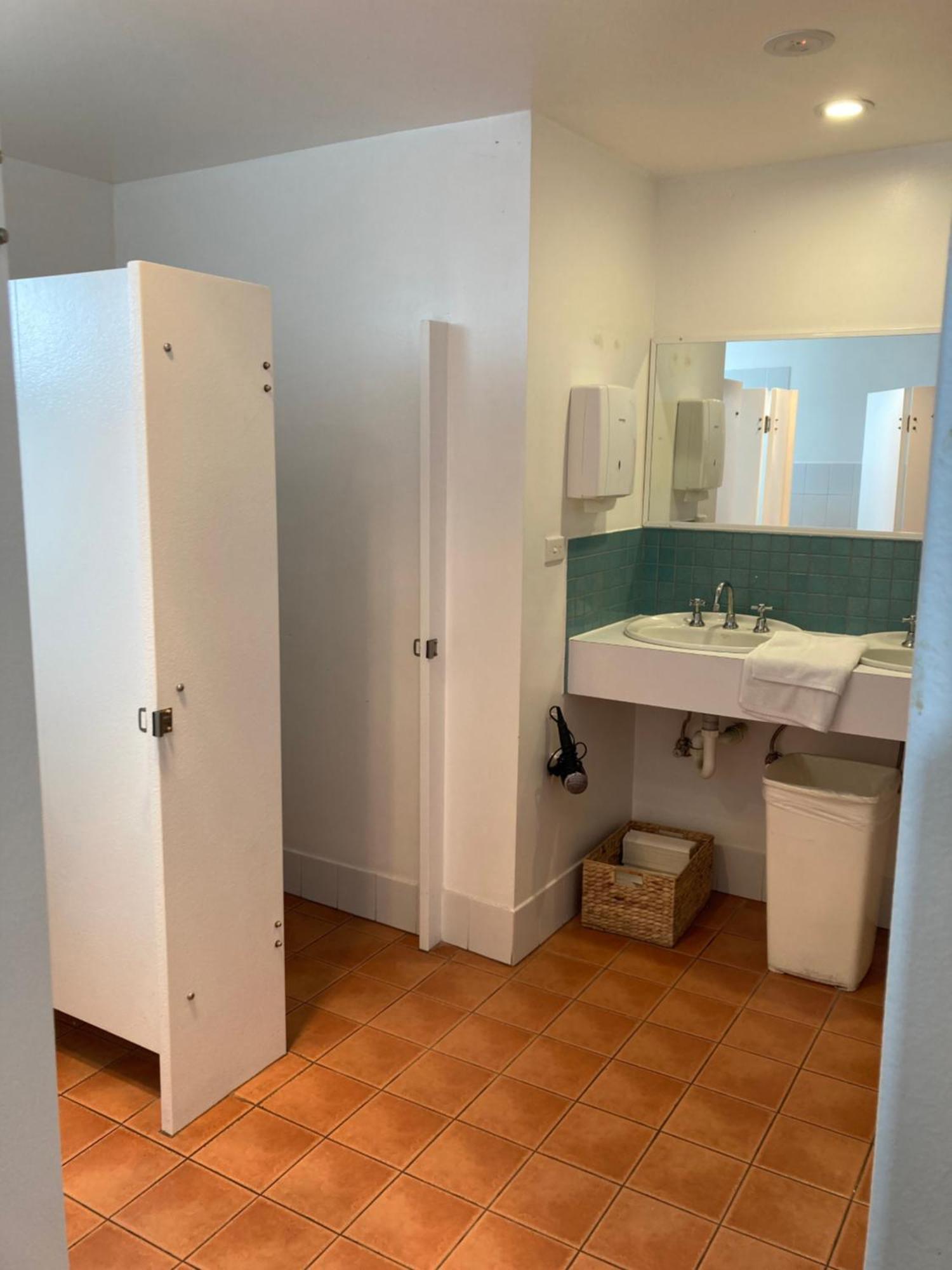 Caledonian Inn Robe Ngoại thất bức ảnh