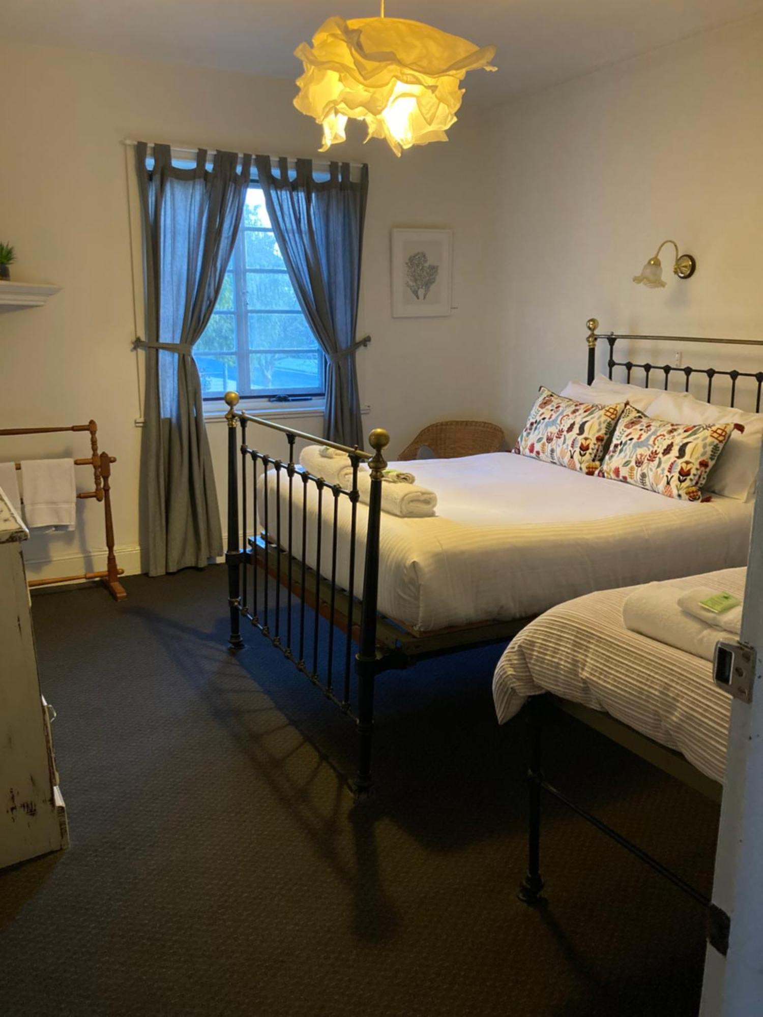 Caledonian Inn Robe Ngoại thất bức ảnh