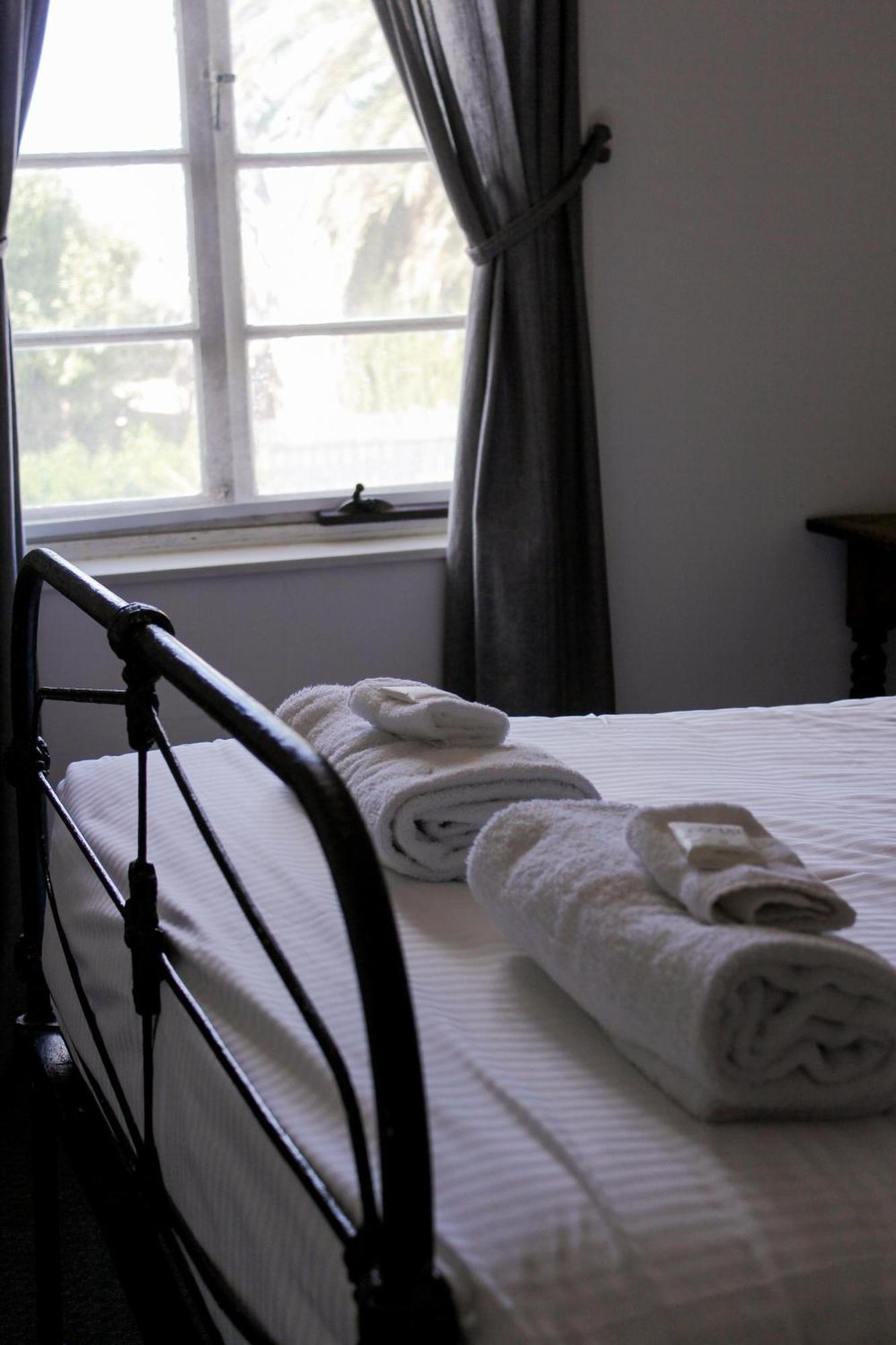 Caledonian Inn Robe Ngoại thất bức ảnh